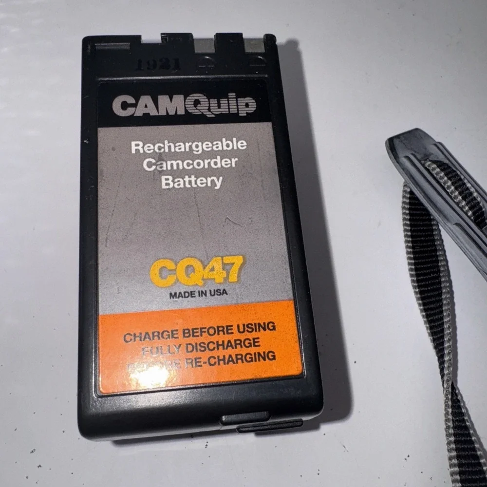 Canon E250A Camcorder Canovision plus extras in Case, w/battery&charger UNTESTED